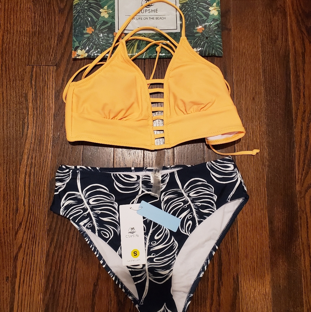 Cupshe Bikini with drawstring back